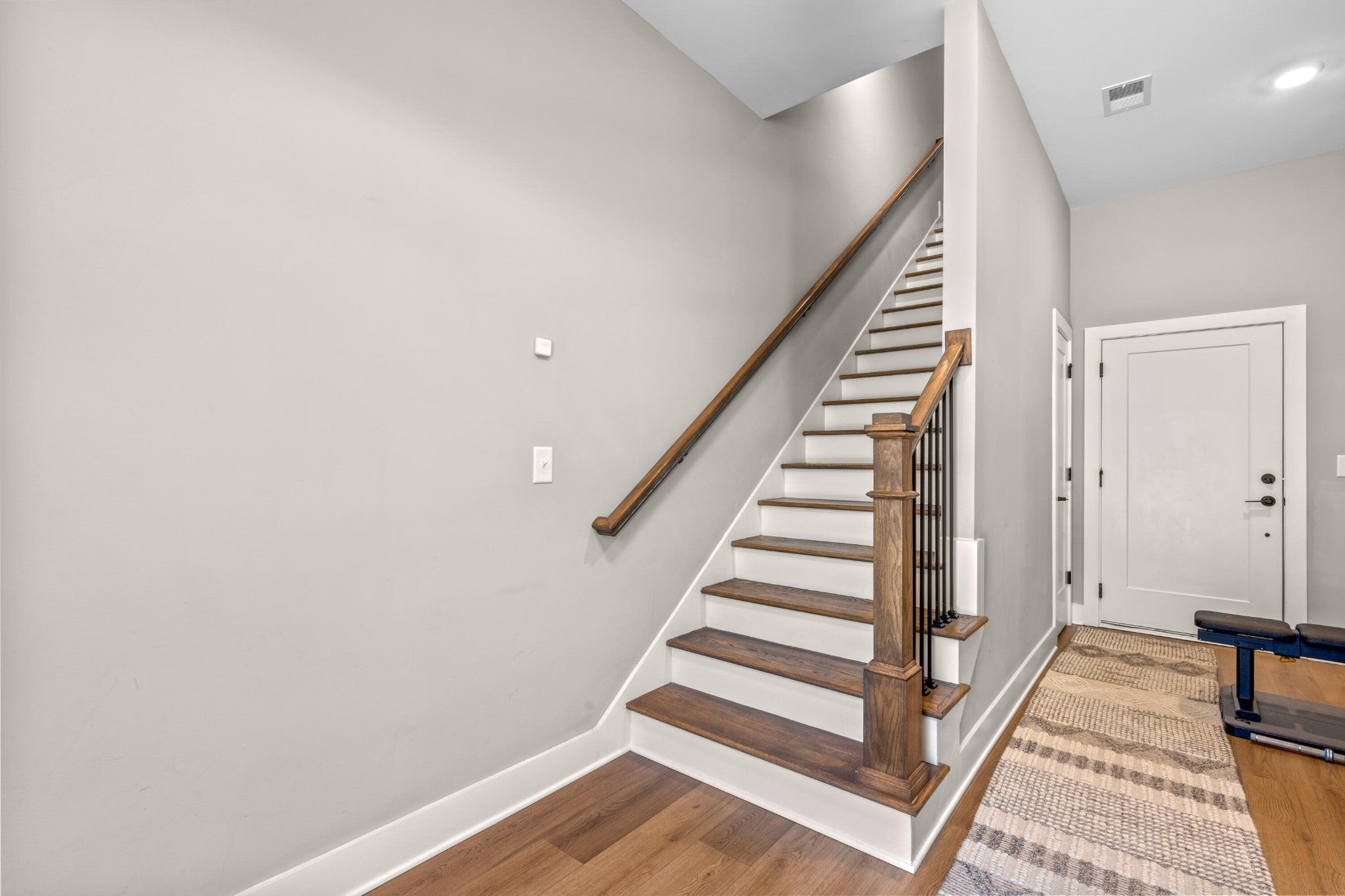 725 Burnside Place 33