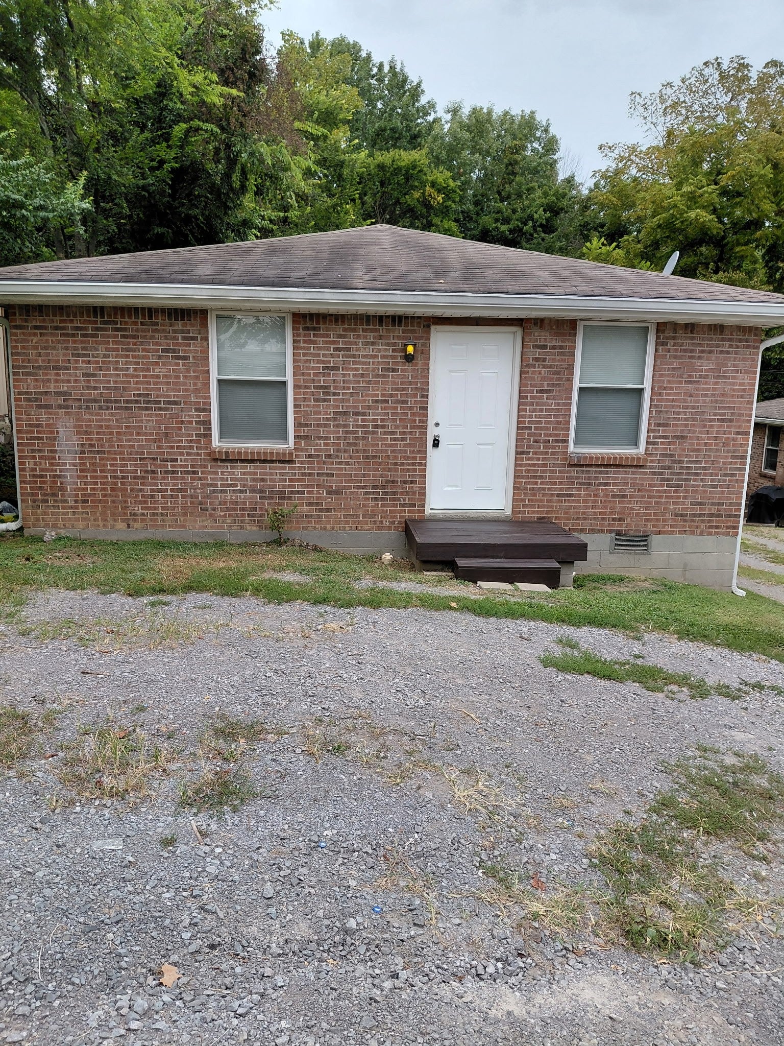 2.0-bed rental at 4008 Hutson Ave Unit A