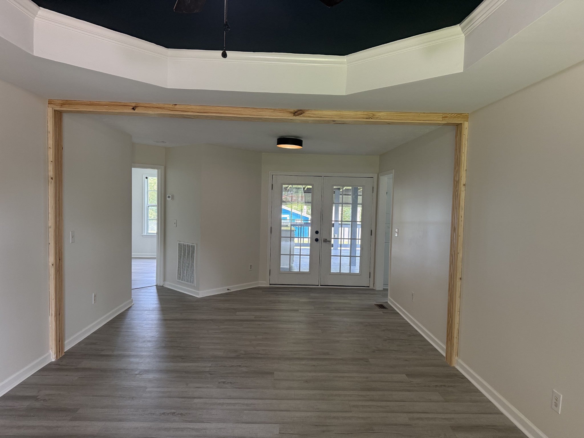403 Southlake Dr