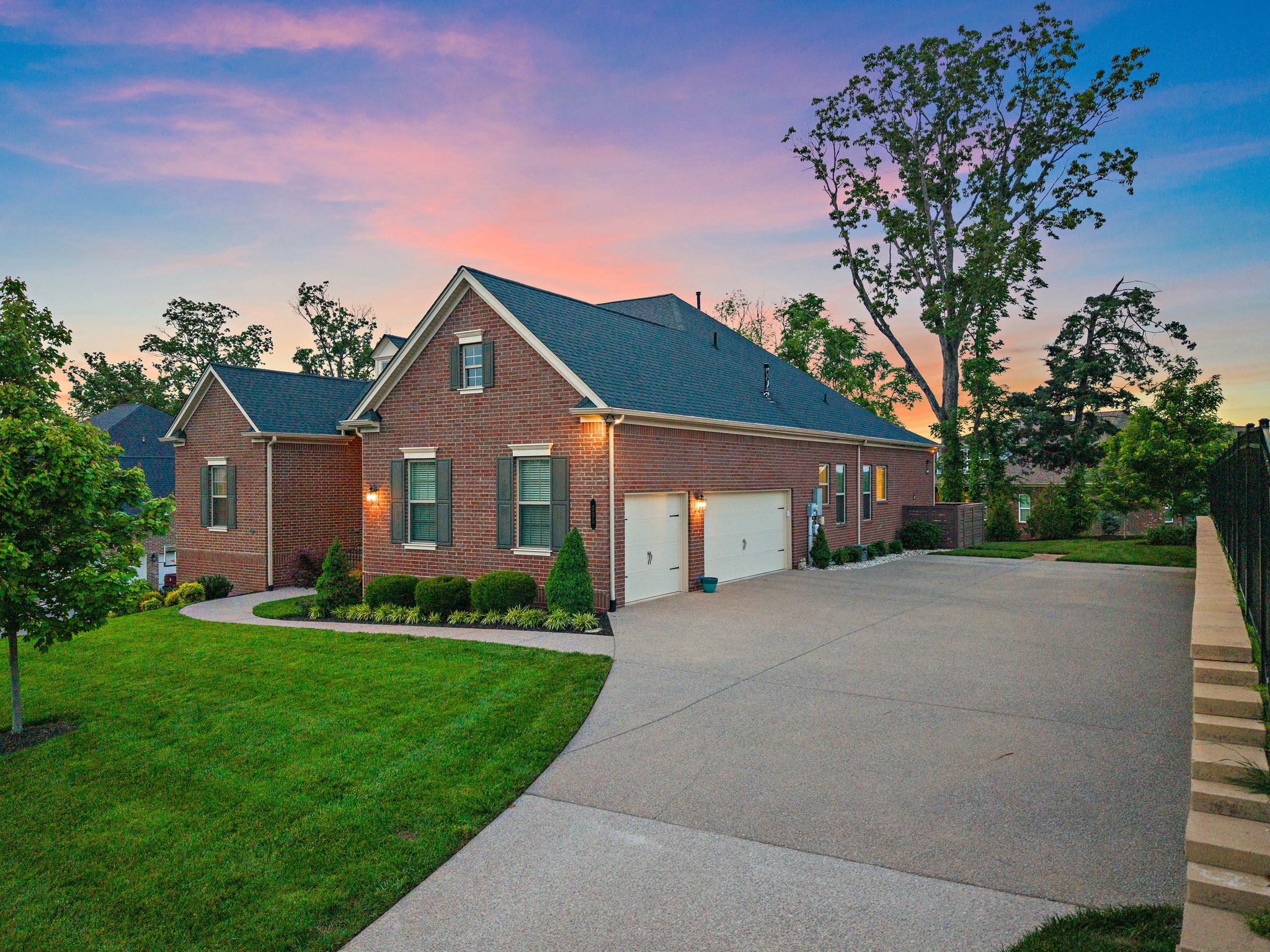 305 Redding Ct