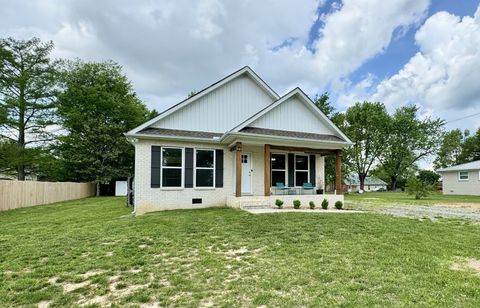 829 Luttrell Ave, Smithville, TN 37166 - MLS#: 2865424