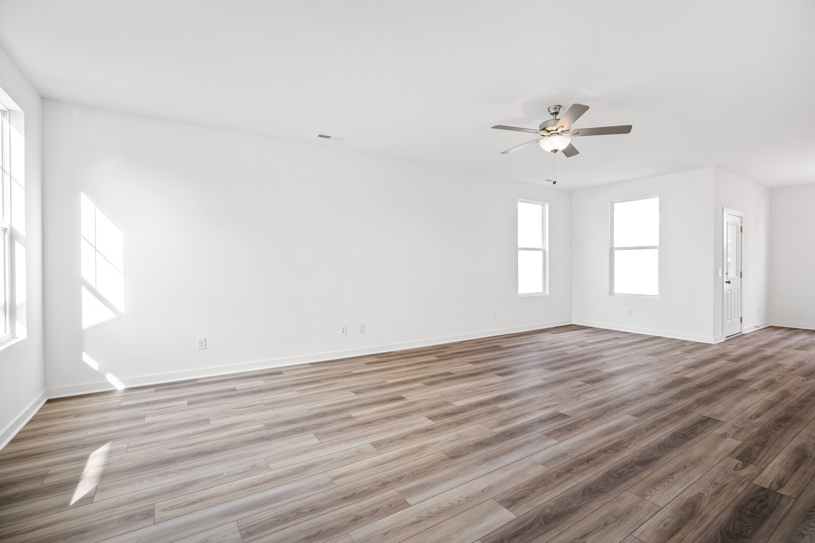 2384 Sutton Dr