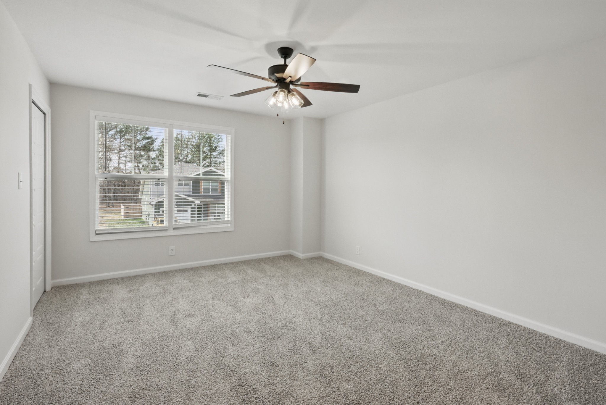 Clarksville, Tennessee 37043, United States, 3 Bedrooms Bedrooms, ,3 BathroomsBathrooms,Residential,Active,198424