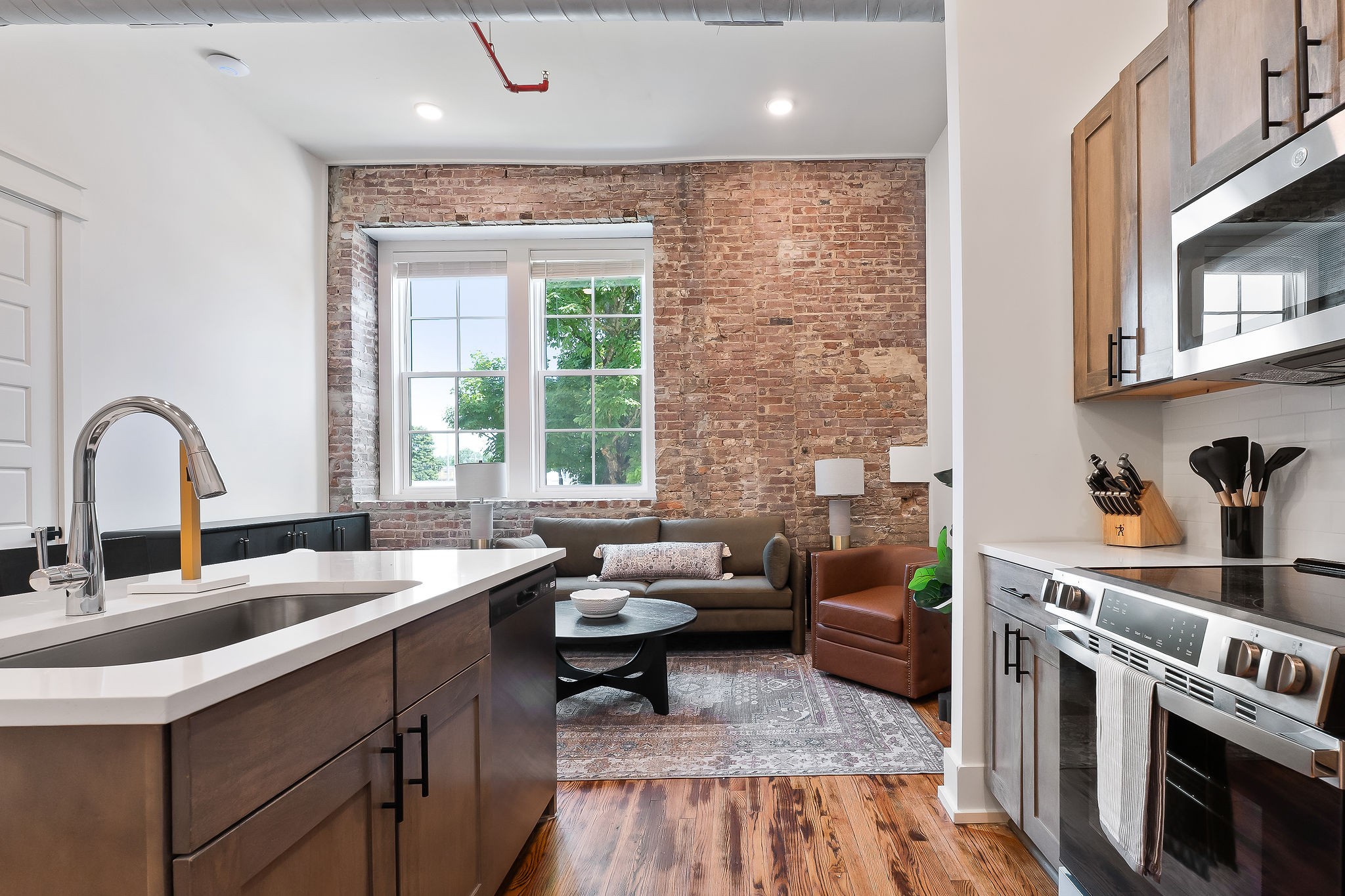 211 W Colville St 205