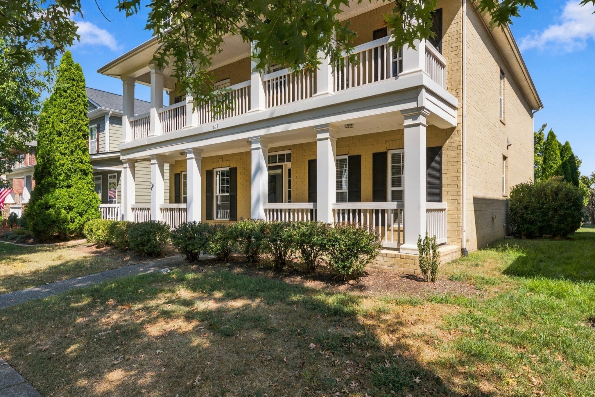 608 Patriot Ln