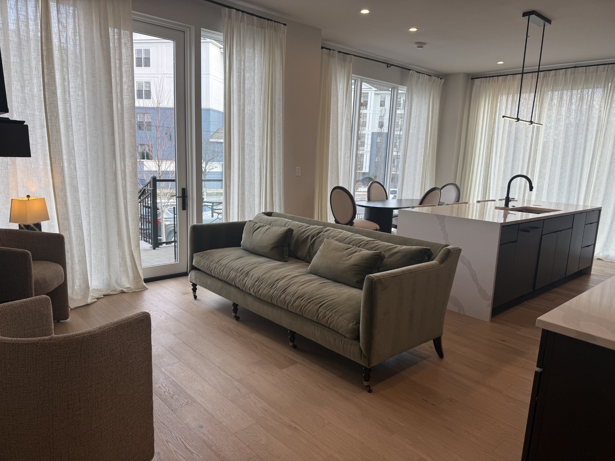 2.0-bed rental at 321 31st Ave N 113