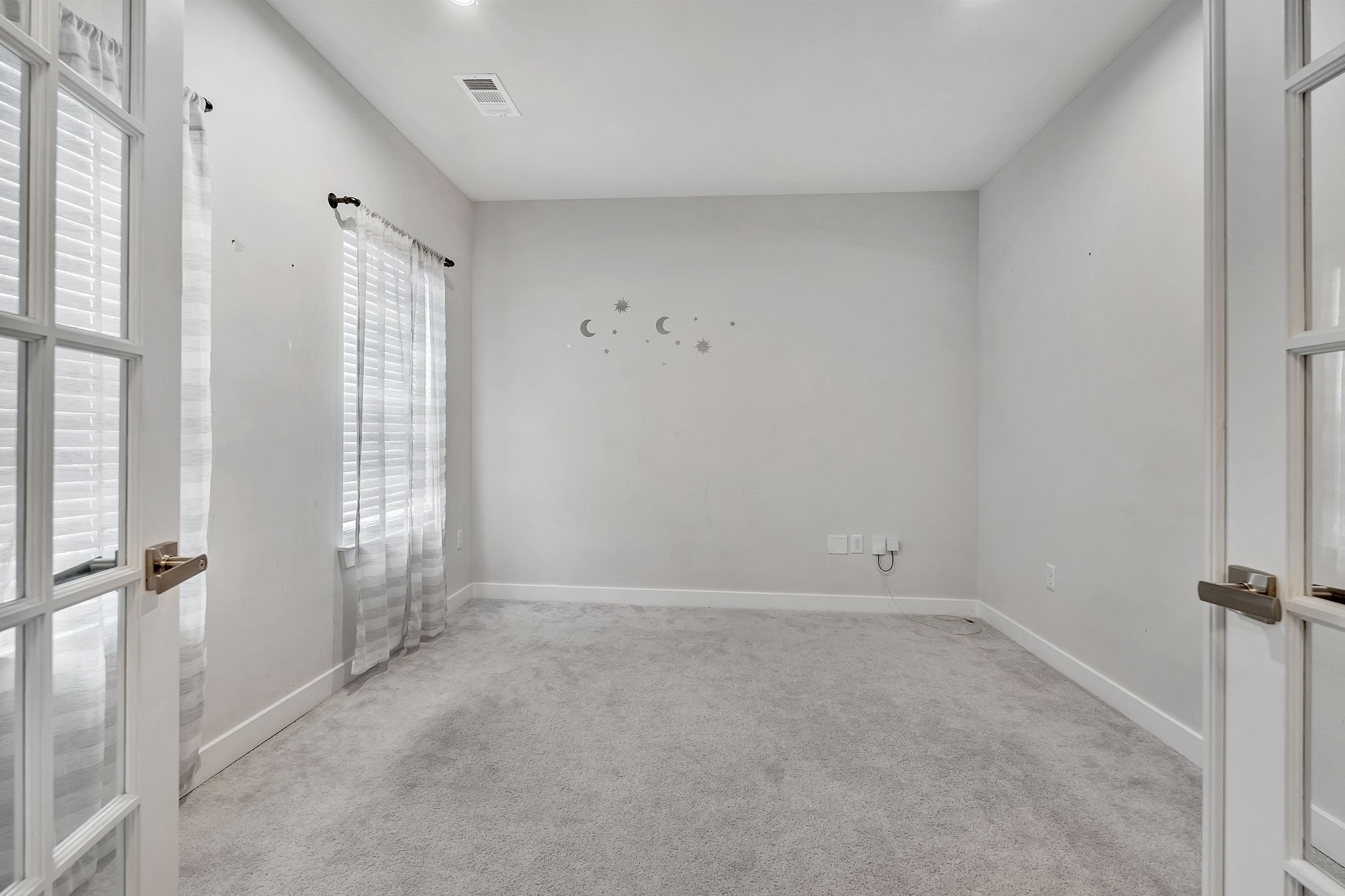 2943 Kellner Dr