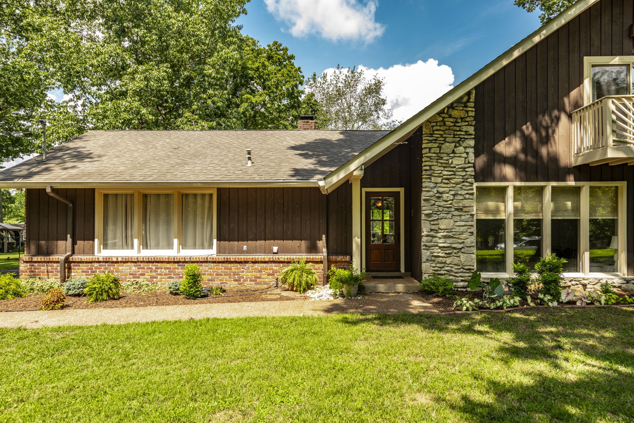 315 Raintree Dr