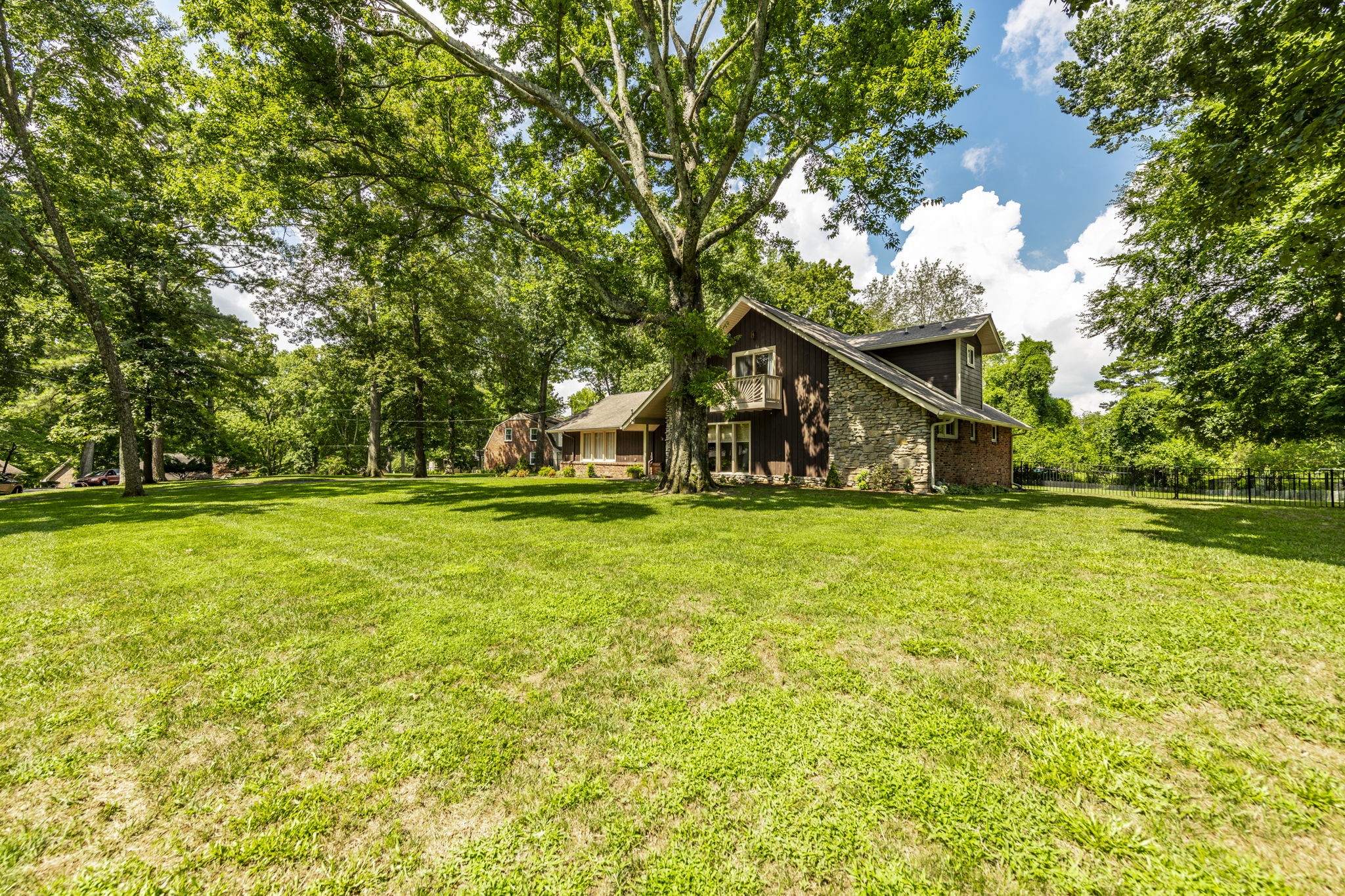 315 Raintree Dr