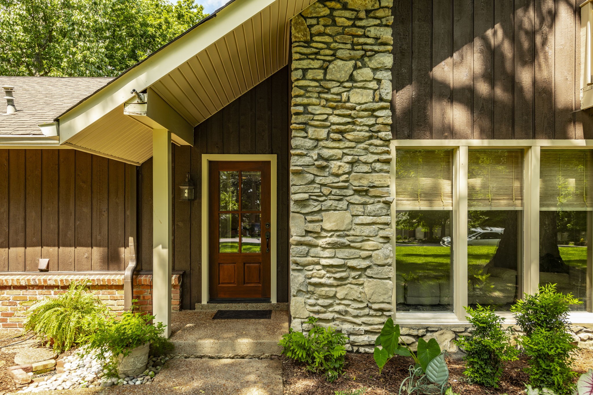 315 Raintree Dr