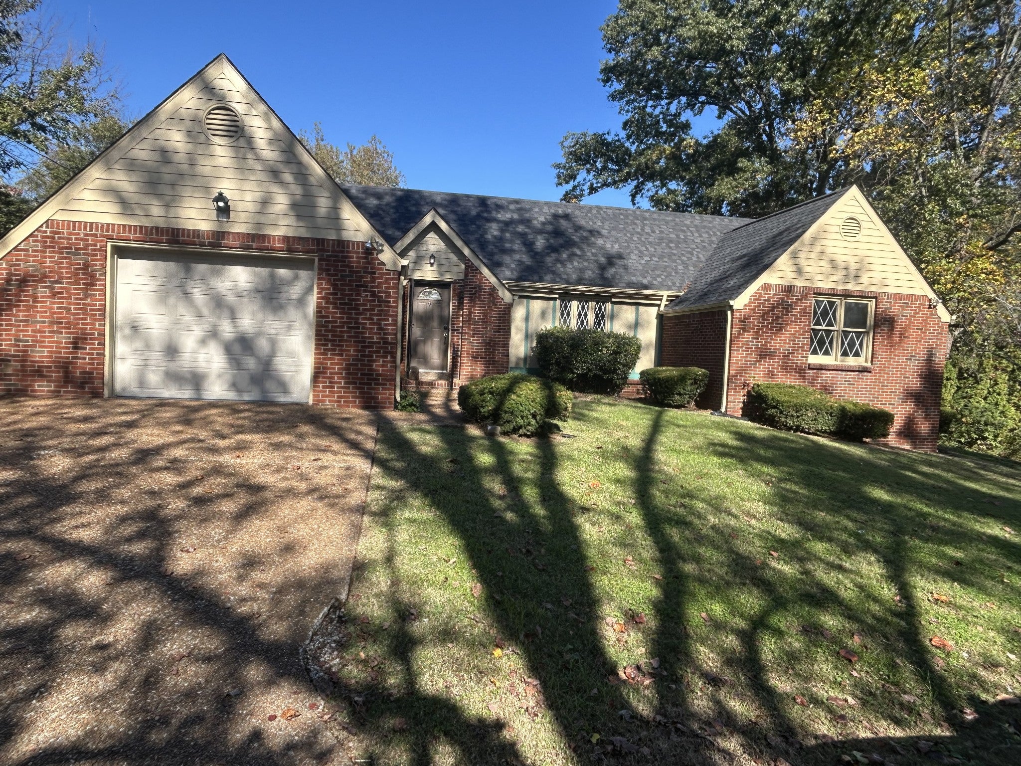 2.0-bed rental at 27 Asbury Ln