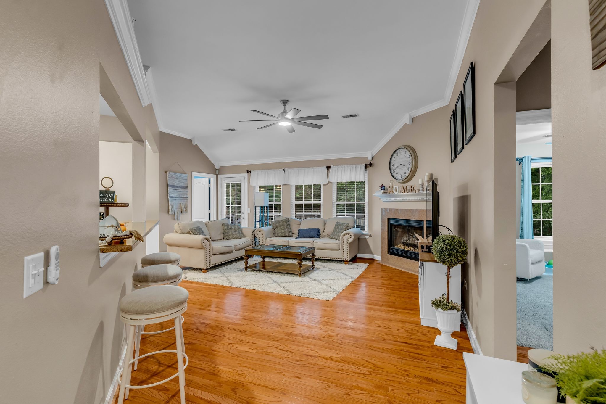 3420 Parkwood Ct
