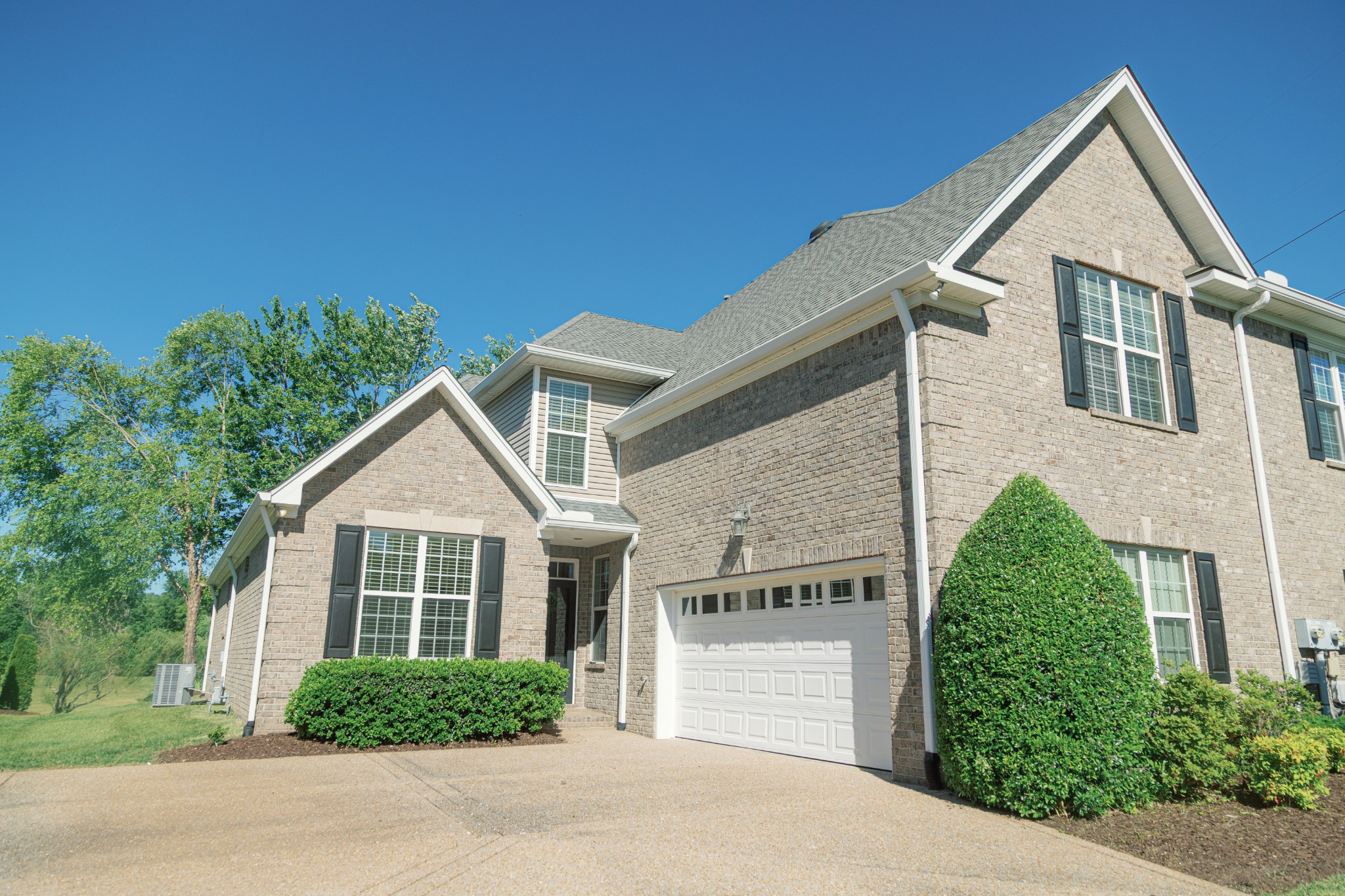 1013 Larkwood Dr