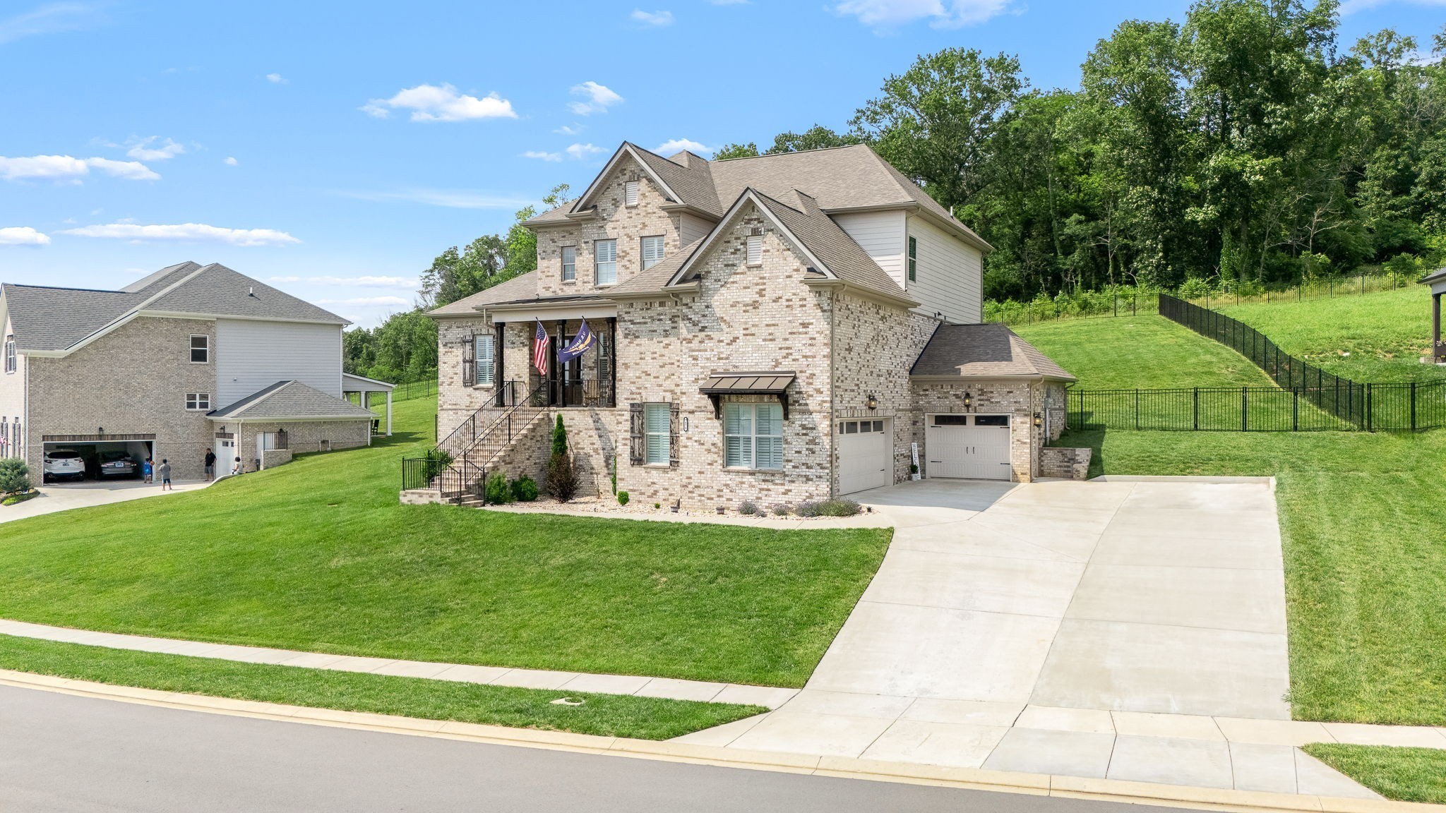 7076 Big Oak Ln
