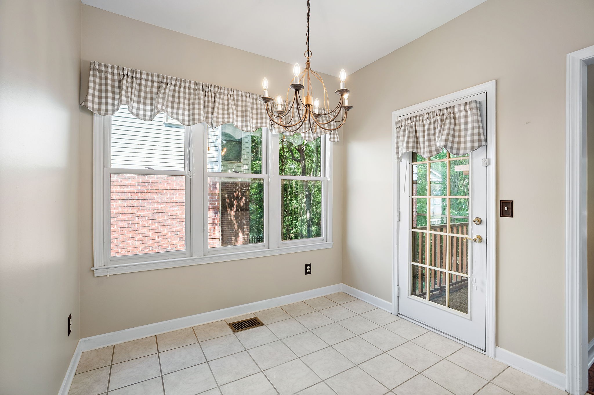 5521 Peninsula Park Lndg