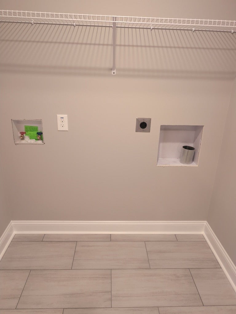 1113 Hand Ct