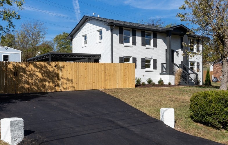 106 Dennis Rd
