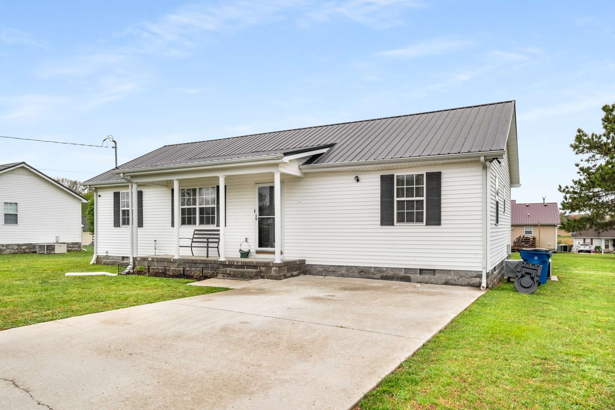 65 Woods Edge Ct