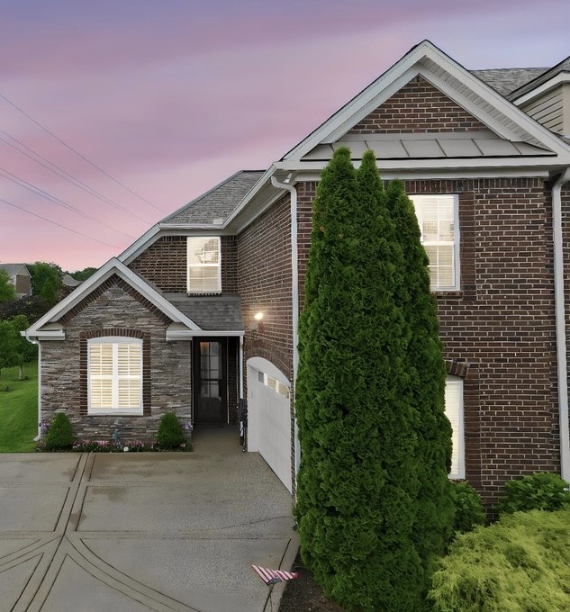1010 Larkwood Dr