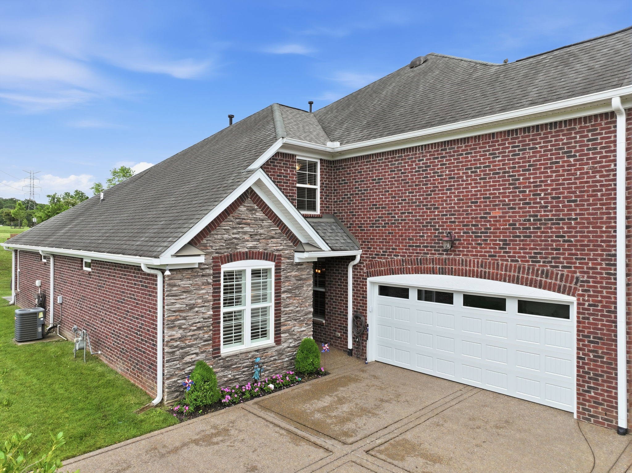 1010 Larkwood Dr