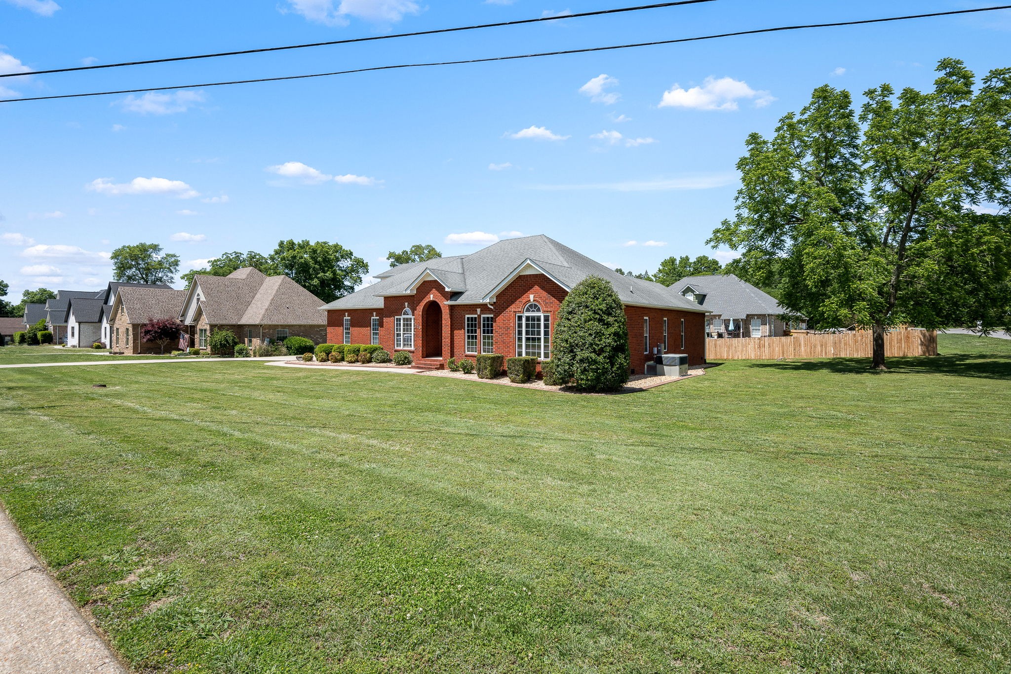 100 Canary Ln