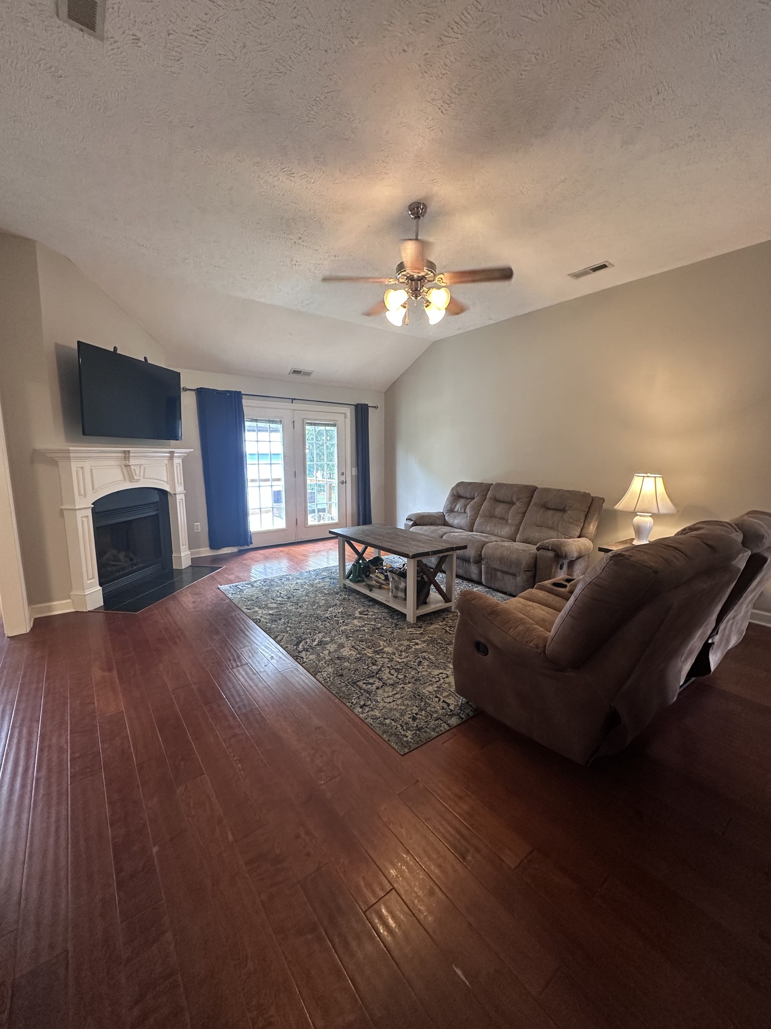1101 Pinnacle Hills Dr