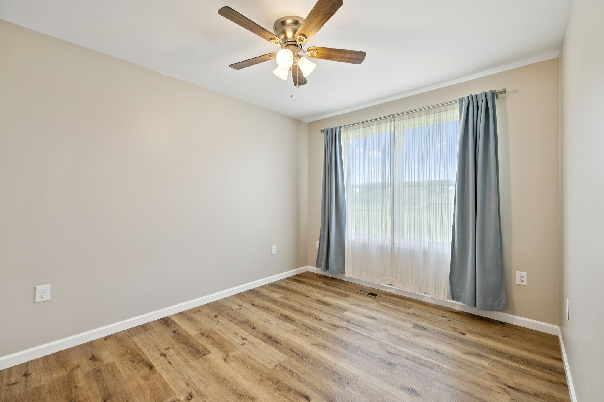 Cornersville, Tennessee 37047, United States, 3 Bedrooms Bedrooms, ,2 BathroomsBathrooms,Residential,Active,160783