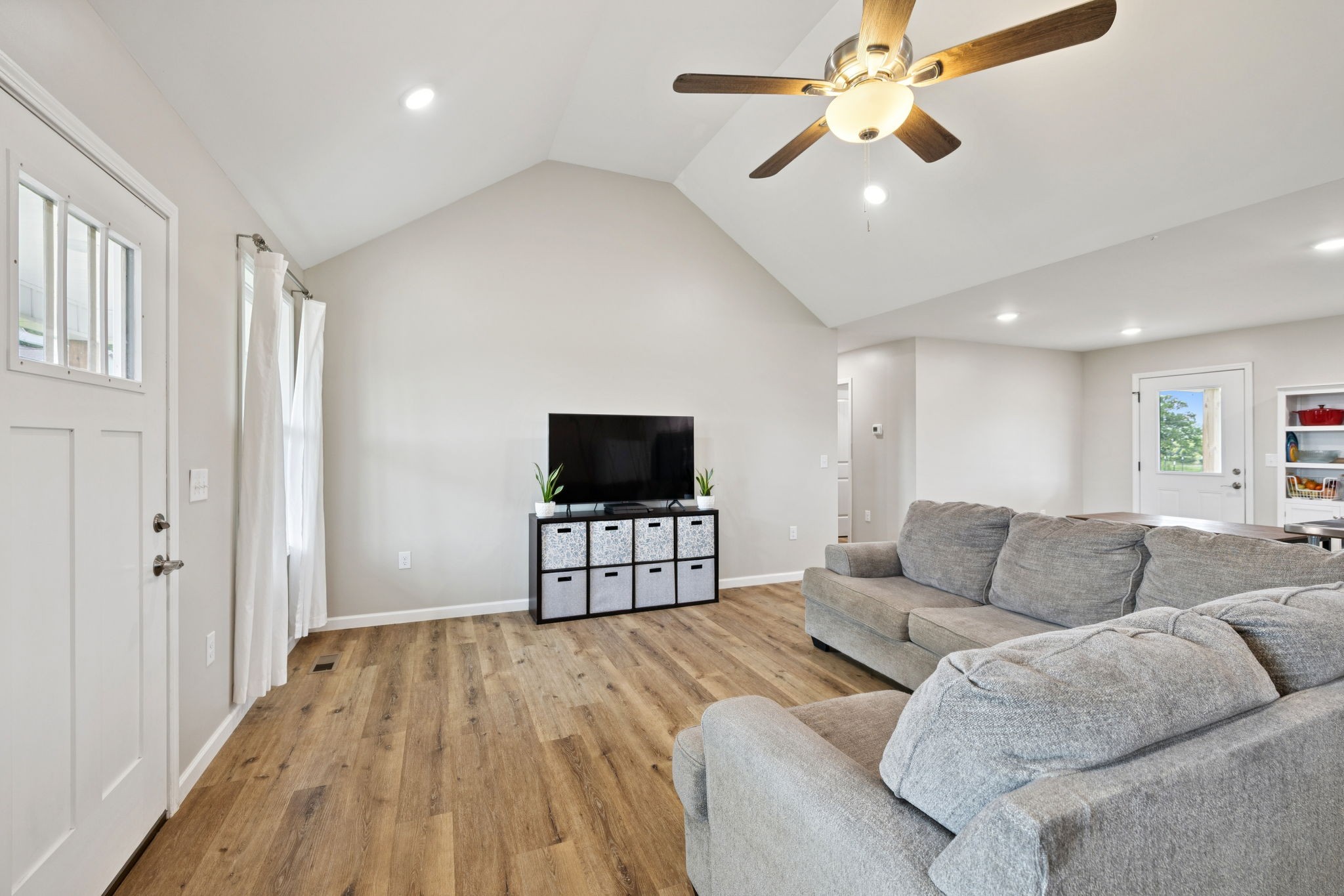 Cornersville, Tennessee 37047, United States, 3 Bedrooms Bedrooms, ,2 BathroomsBathrooms,Residential,Active,160783