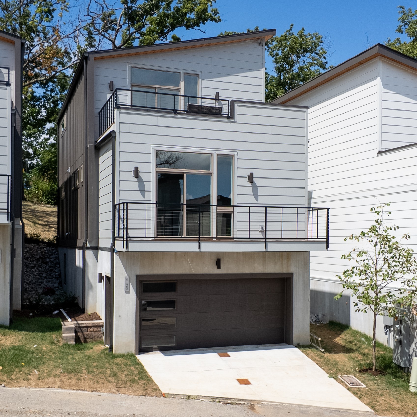 3021 Edwin Cir