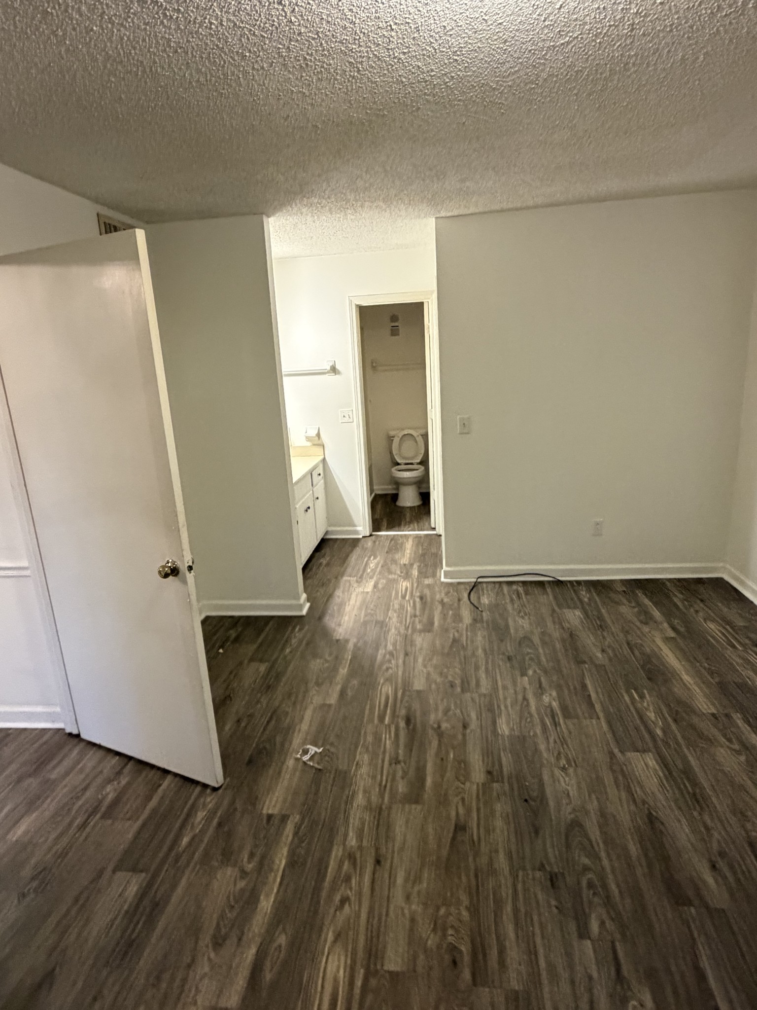 1128 N Graycroft Ave