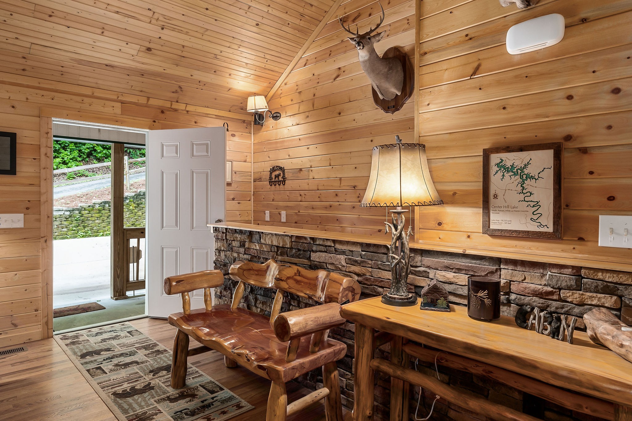 375 Lakeside Dr