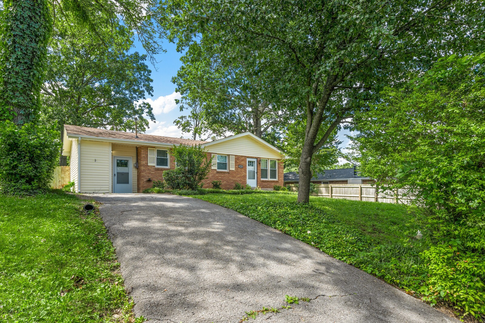 3403 Green Ridge Dr