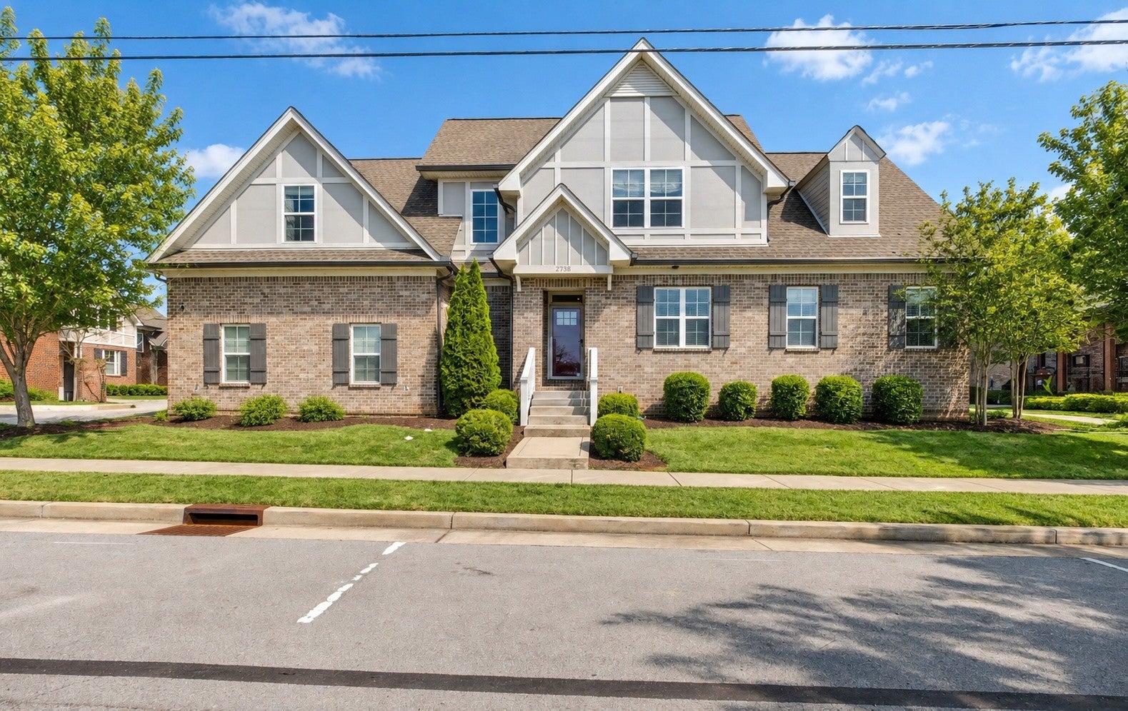4-bed listing at 2738 Lakeland Dr, Nashville