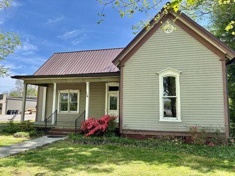 211 SE Atlantic St Tullahoma TN 37388