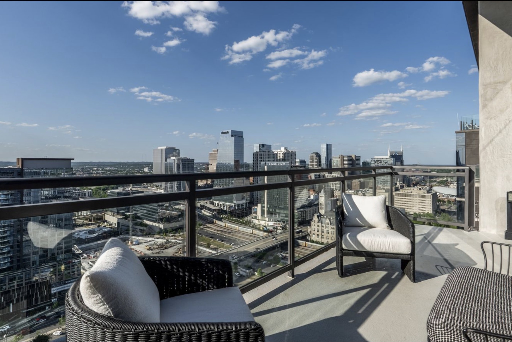 Search Listings 3 1212 Demonbreun St 2801