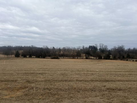 22 Clay County Hwy Moss TN 38575