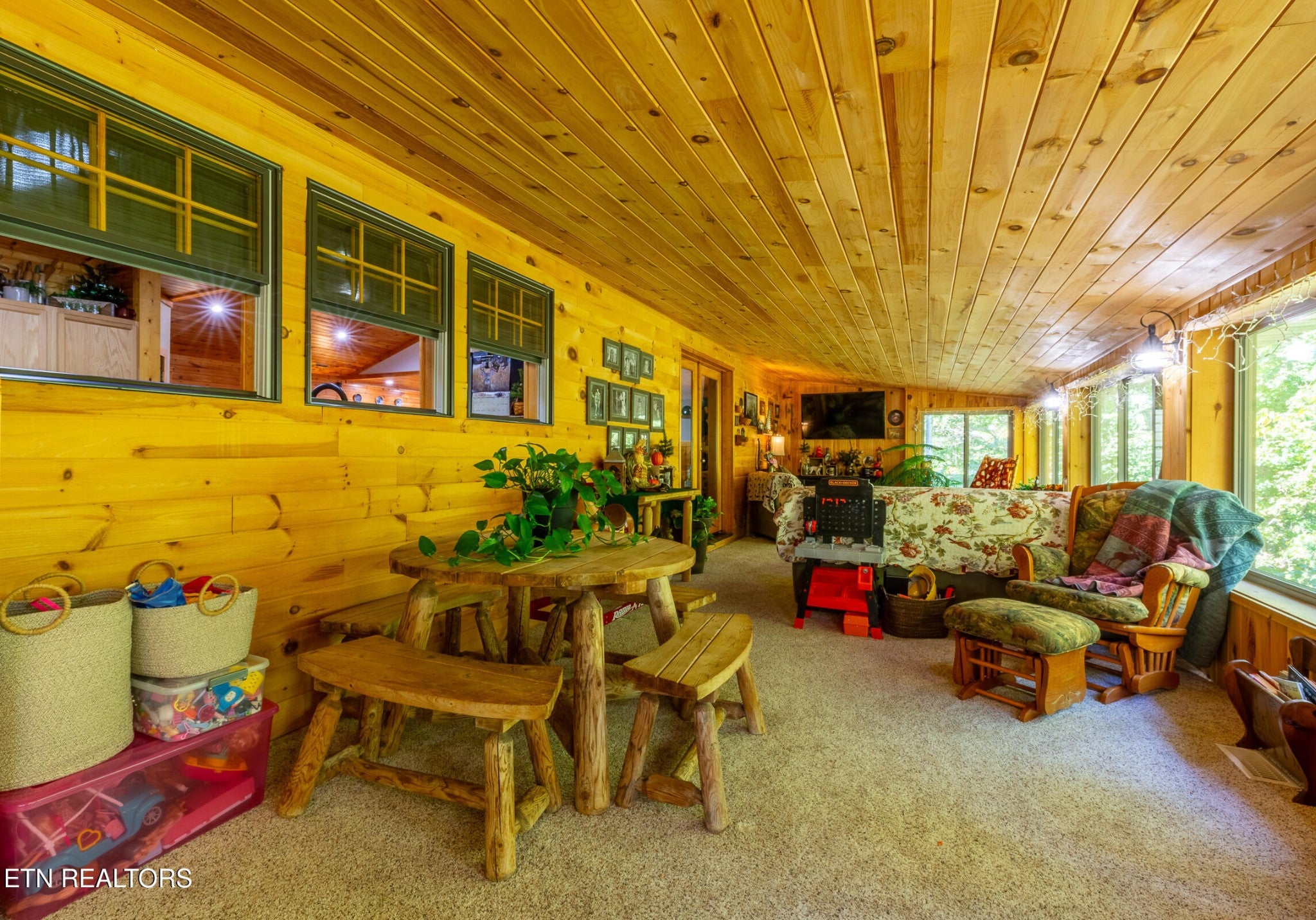 1668 Deerwood Rd
