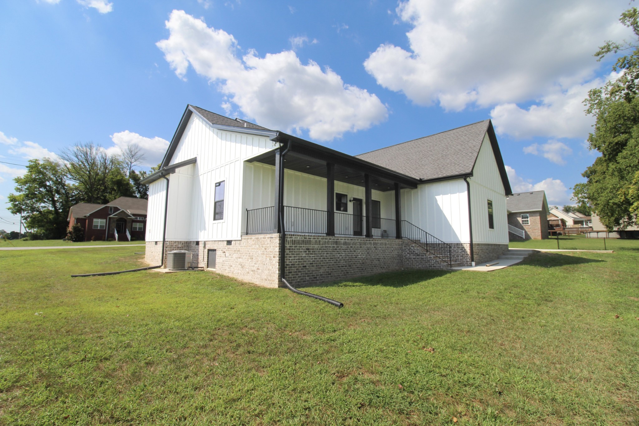 50 Mockingbird Ln