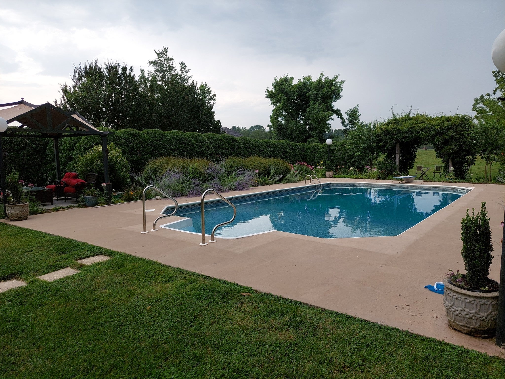 1413 Highway 130 E