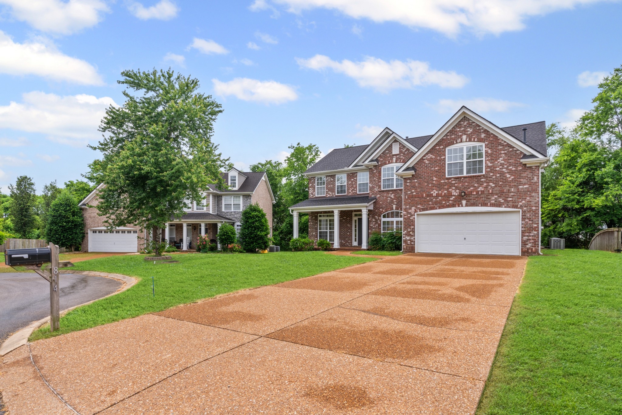 814 Alex Way