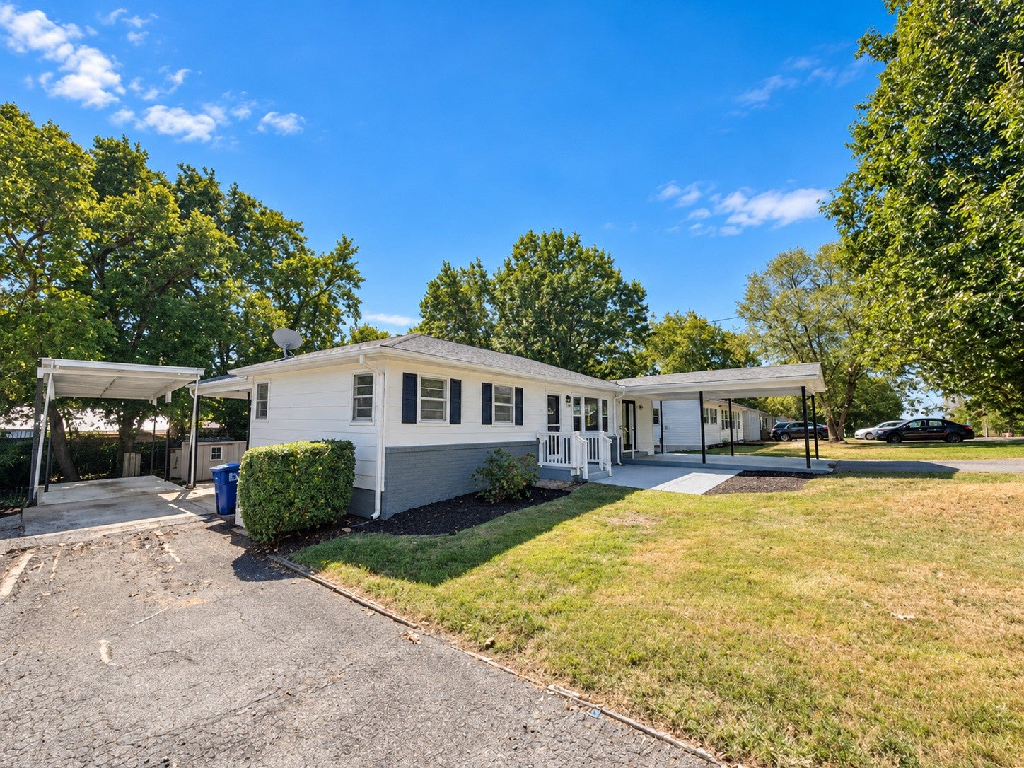 210 Rolling Rd