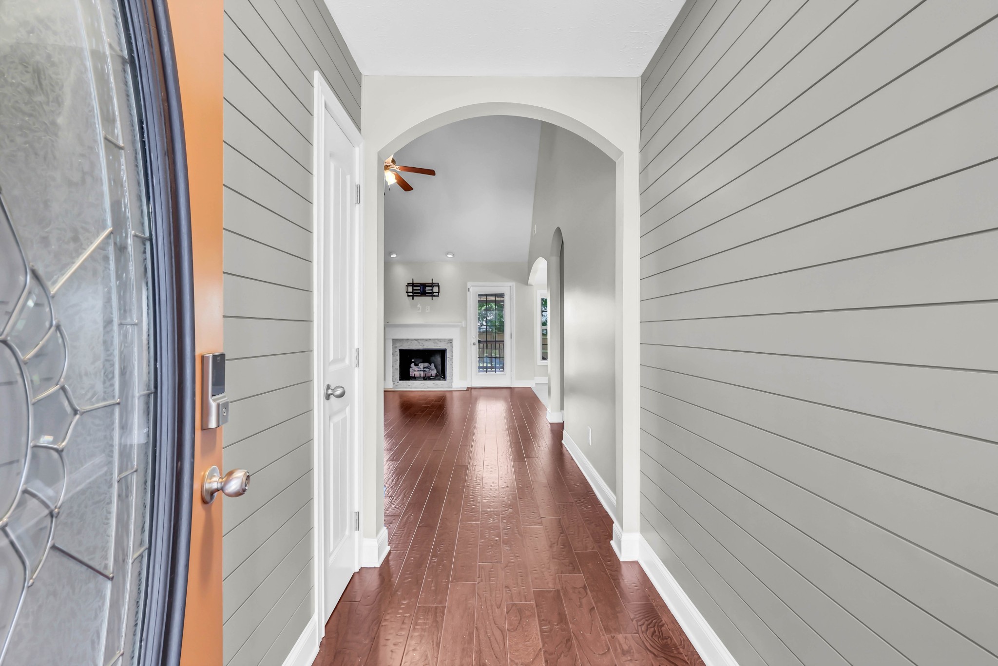 1933 Jackie Lorraine Dr