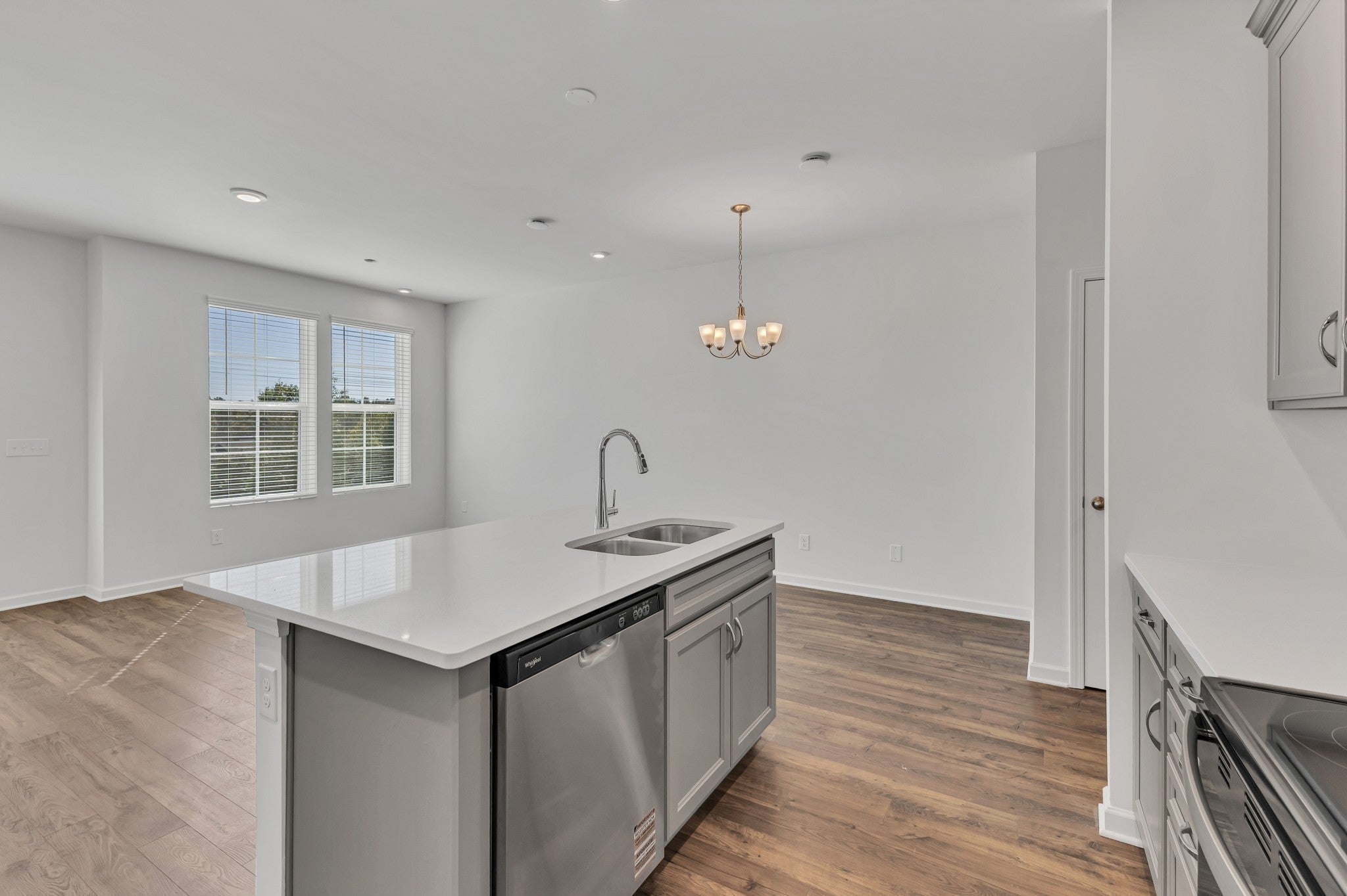 5006 Dayflower Dr