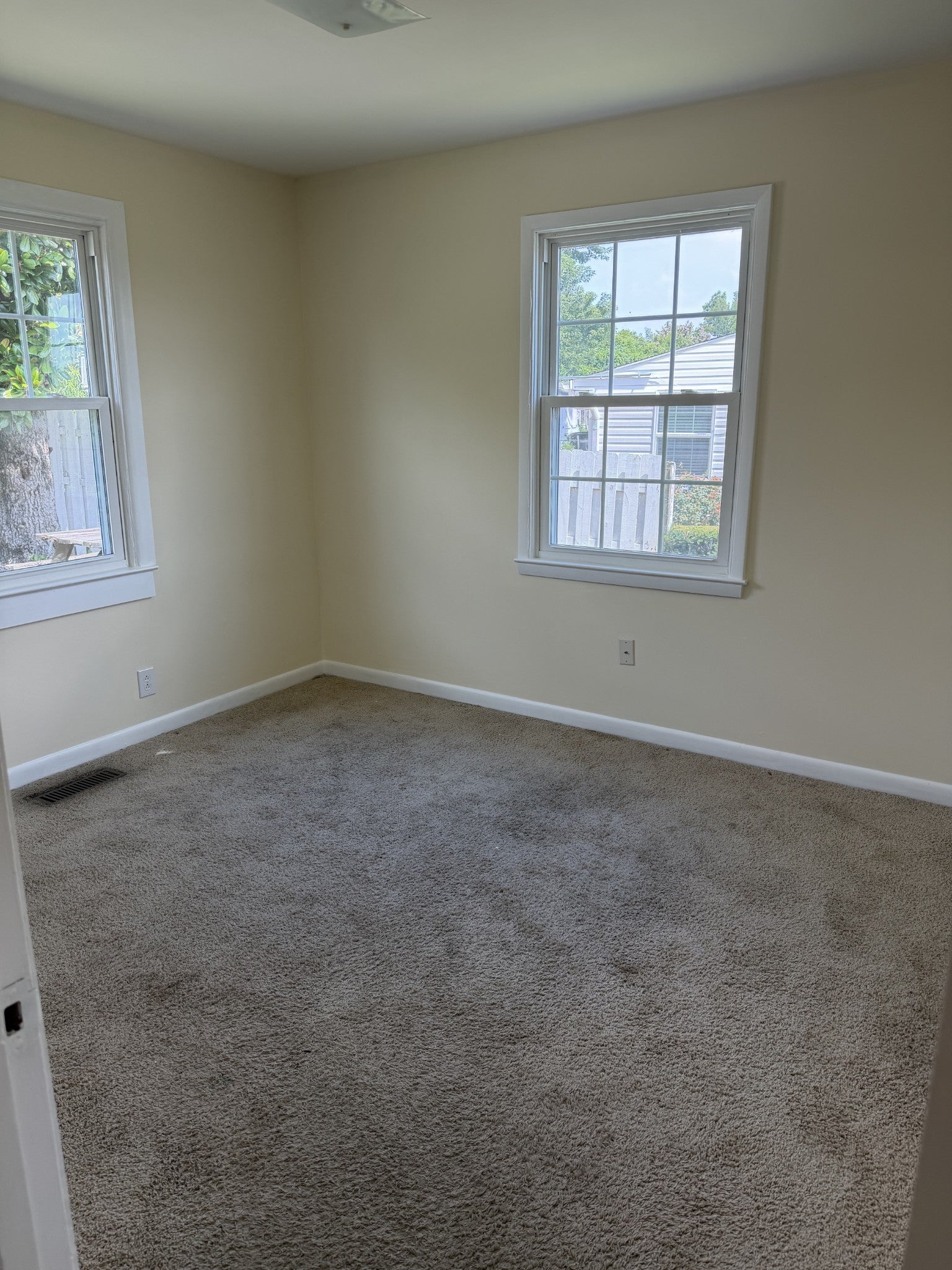 2-bed home for sale in Nashville, TN 37214, 2214 Maplecrest Dr 2214 Maplecrest Dr, Nashville TN 37214 2-bed home, photo 3 of 10