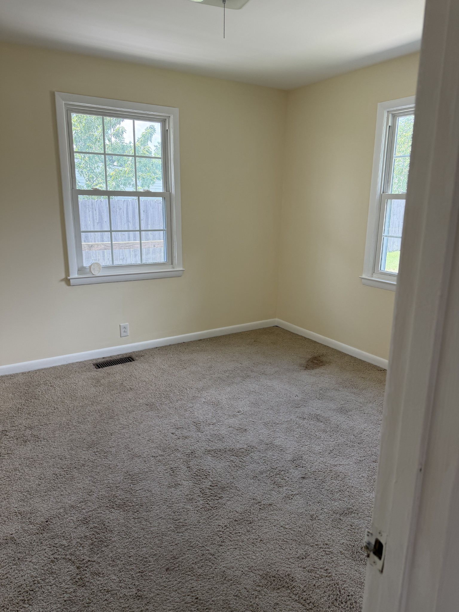 2-bed home for sale in Nashville, TN 37214, 2214 Maplecrest Dr 2214 Maplecrest Dr, Nashville TN 37214 2-bed home, photo 4 of 10