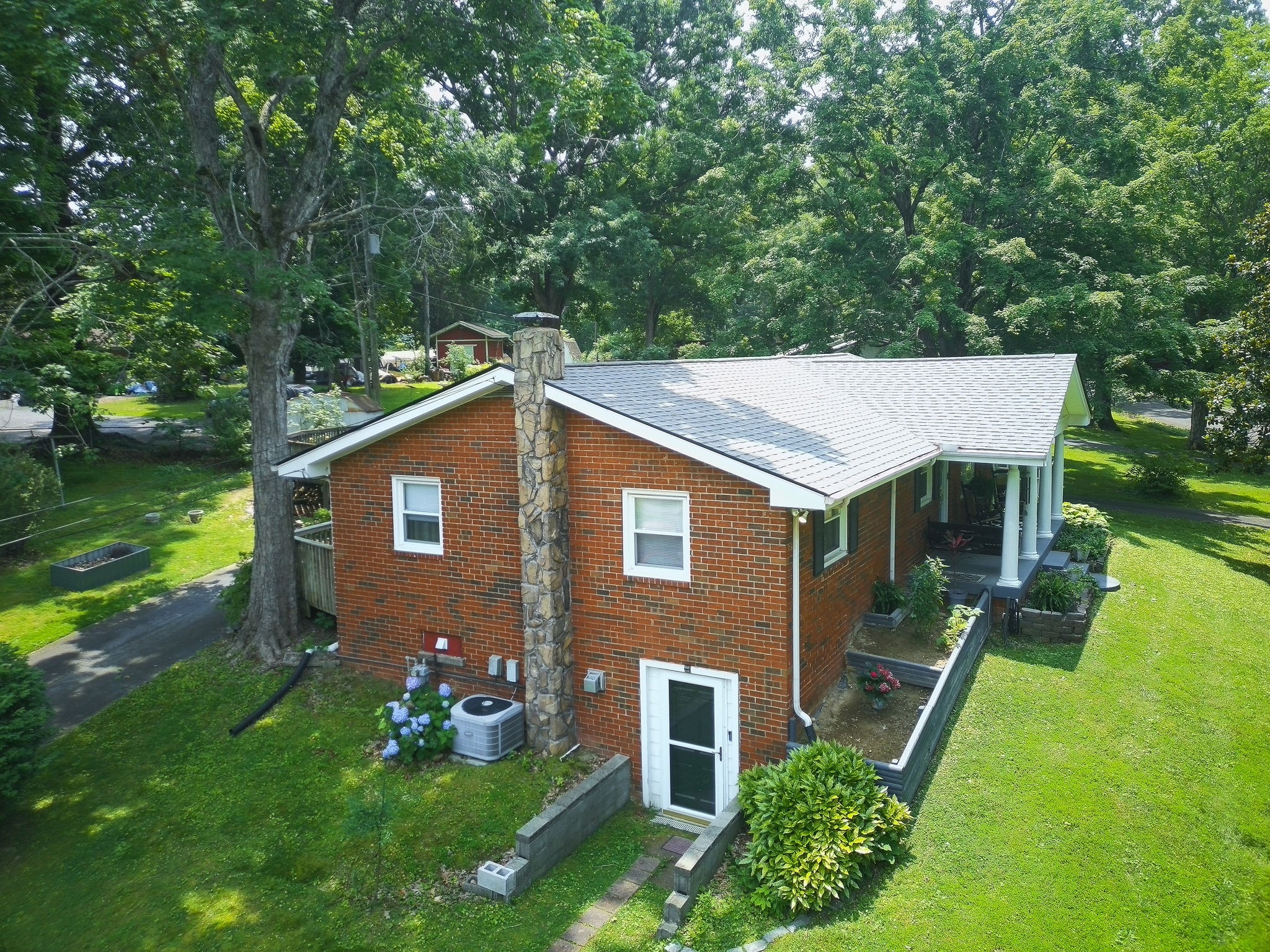 203 Grandview Dr