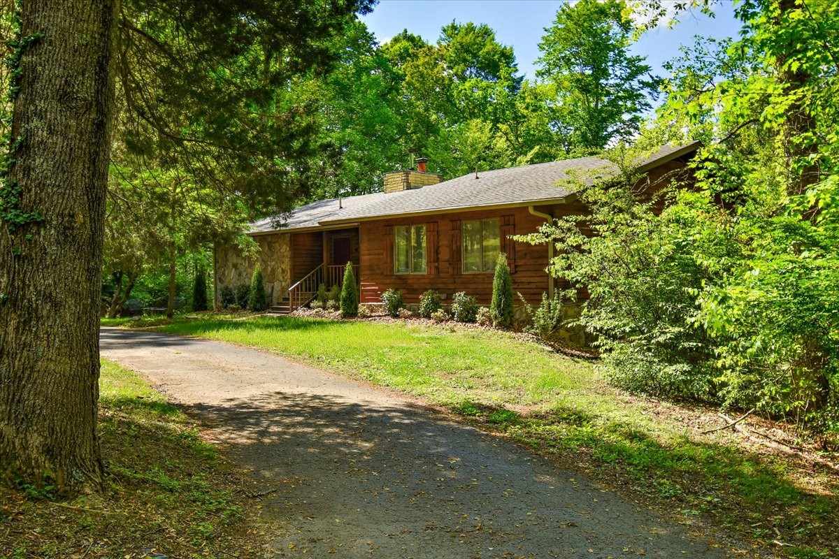 133 Woodmont Dr