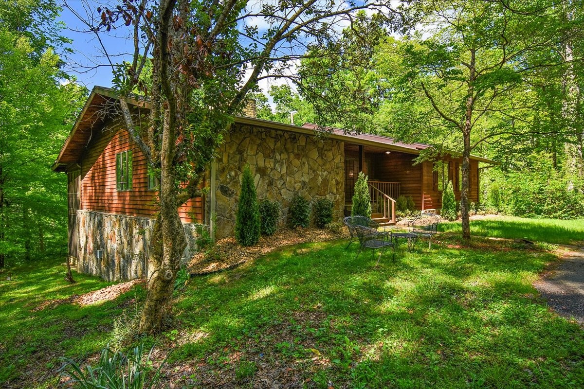 133 Woodmont Dr