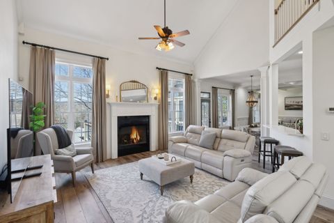 8217 W Chase Ct Nashville TN 37221