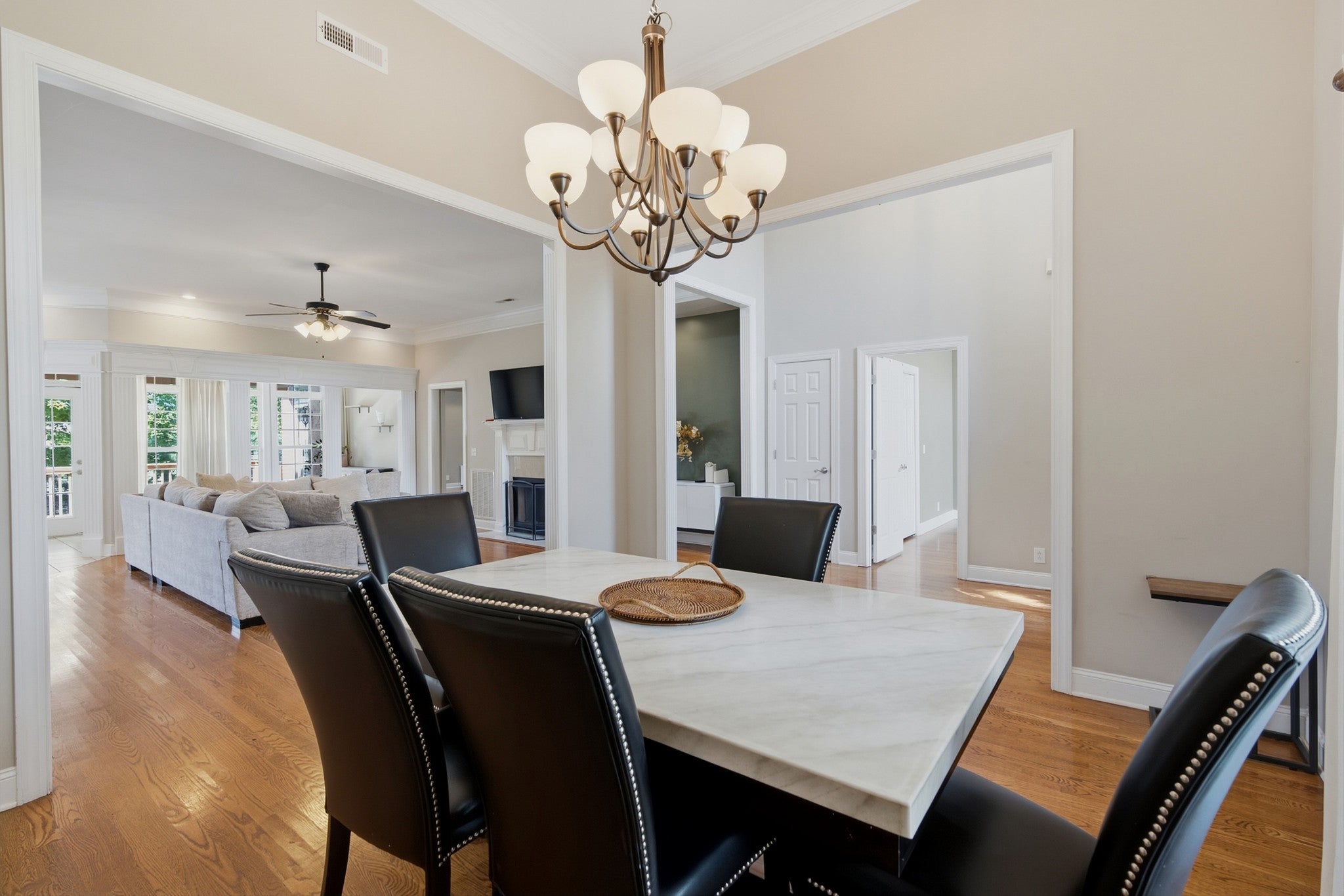 3420 Salem Cove Ln